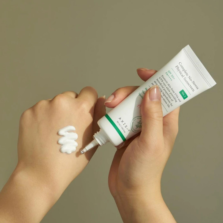 کرم ضد آفتاب بدون رنگ اکسیس وای +SPF 50 مدل Complete No Stress مناسب انواع پوست حجم 50 میلیلیتر